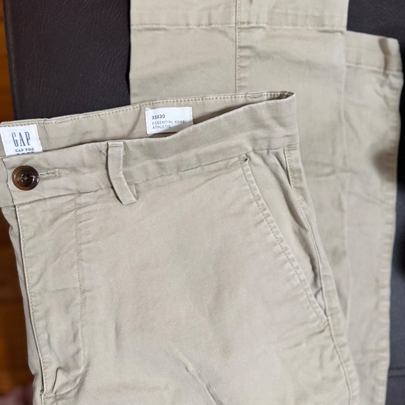Men’s Light Tan Khaki Pants (33x30) | Gap Athletic Fit Essential Khakis - Picture 8 of 10